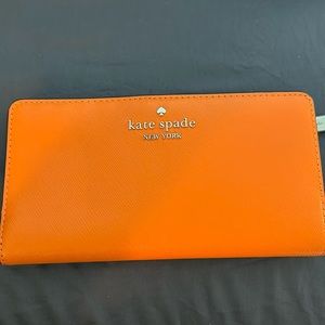 Kate Spade bifold wallet.